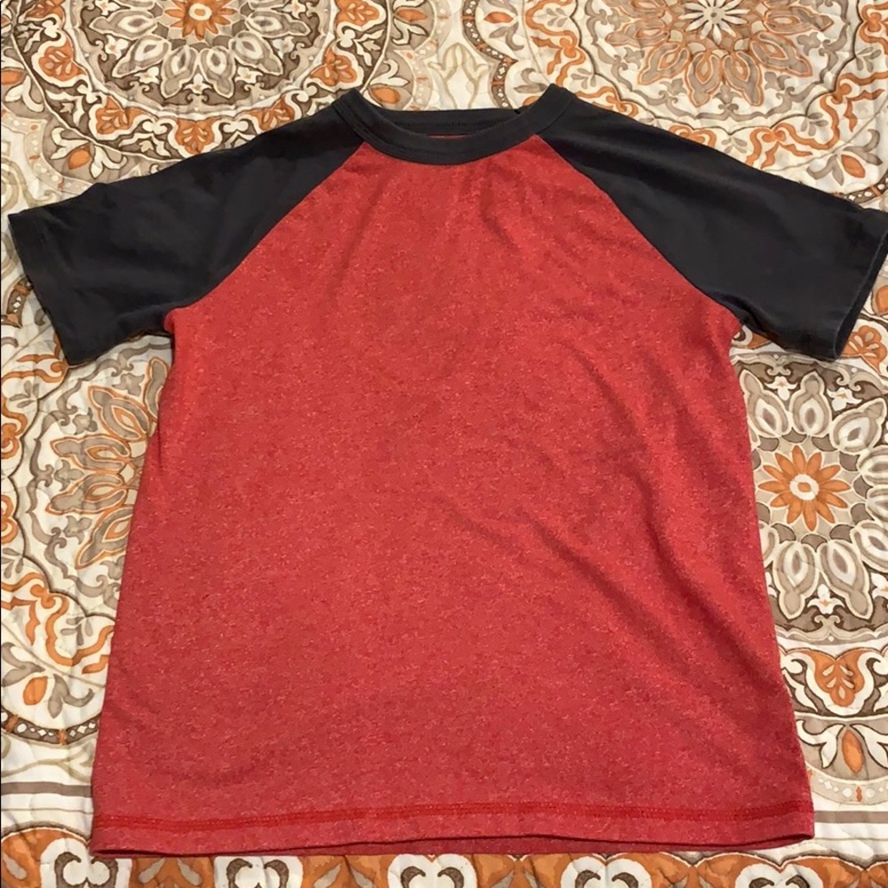 Preowned Boys Tee Sz 6/7